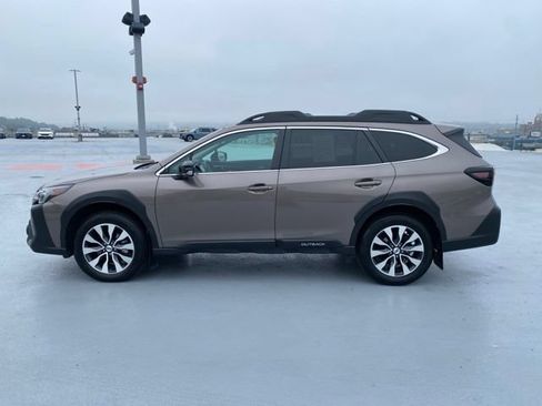 Used 2023 Subaru Outback Limited XT AWD/4WD image 5
