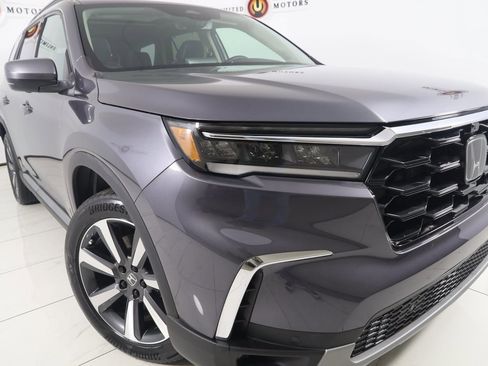 Used 2023 Honda Pilot Elite image 18