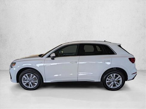Certified 2025 Audi Q3 2.0T Premium w/ Convenience Package image 8