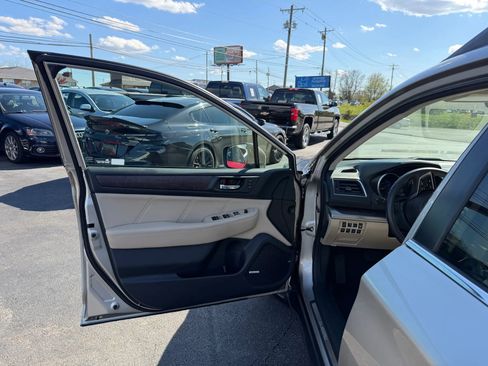 Used 2018 Subaru Outback 2.5i Limited AWD/4WD image 35