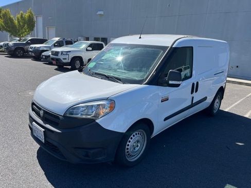 Used 2018 RAM ProMaster City Tradesman FWD image 3