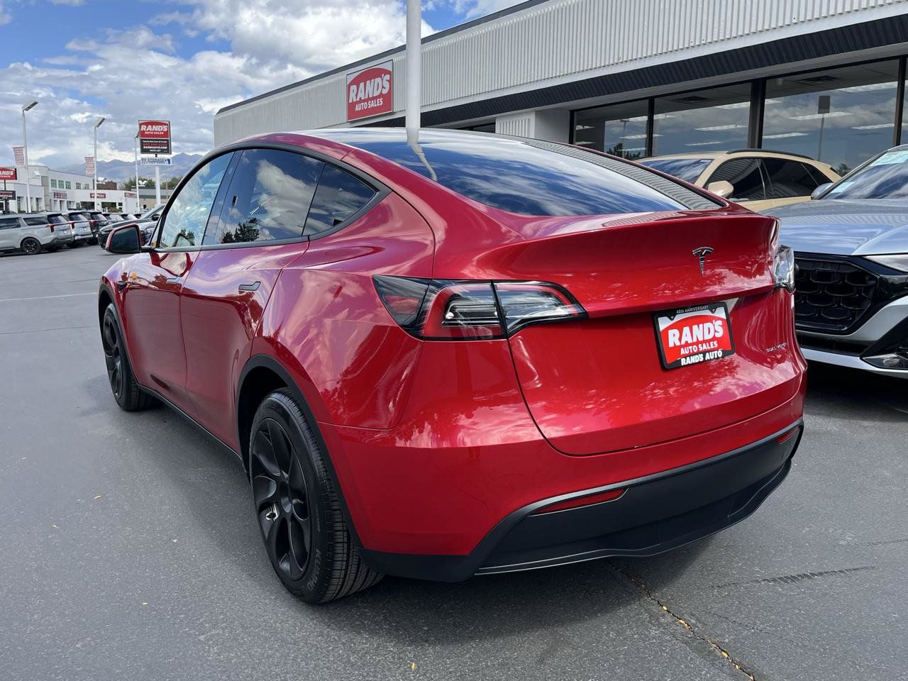 Used 2023 Tesla Model Y Long Range AWD/4WD image 8