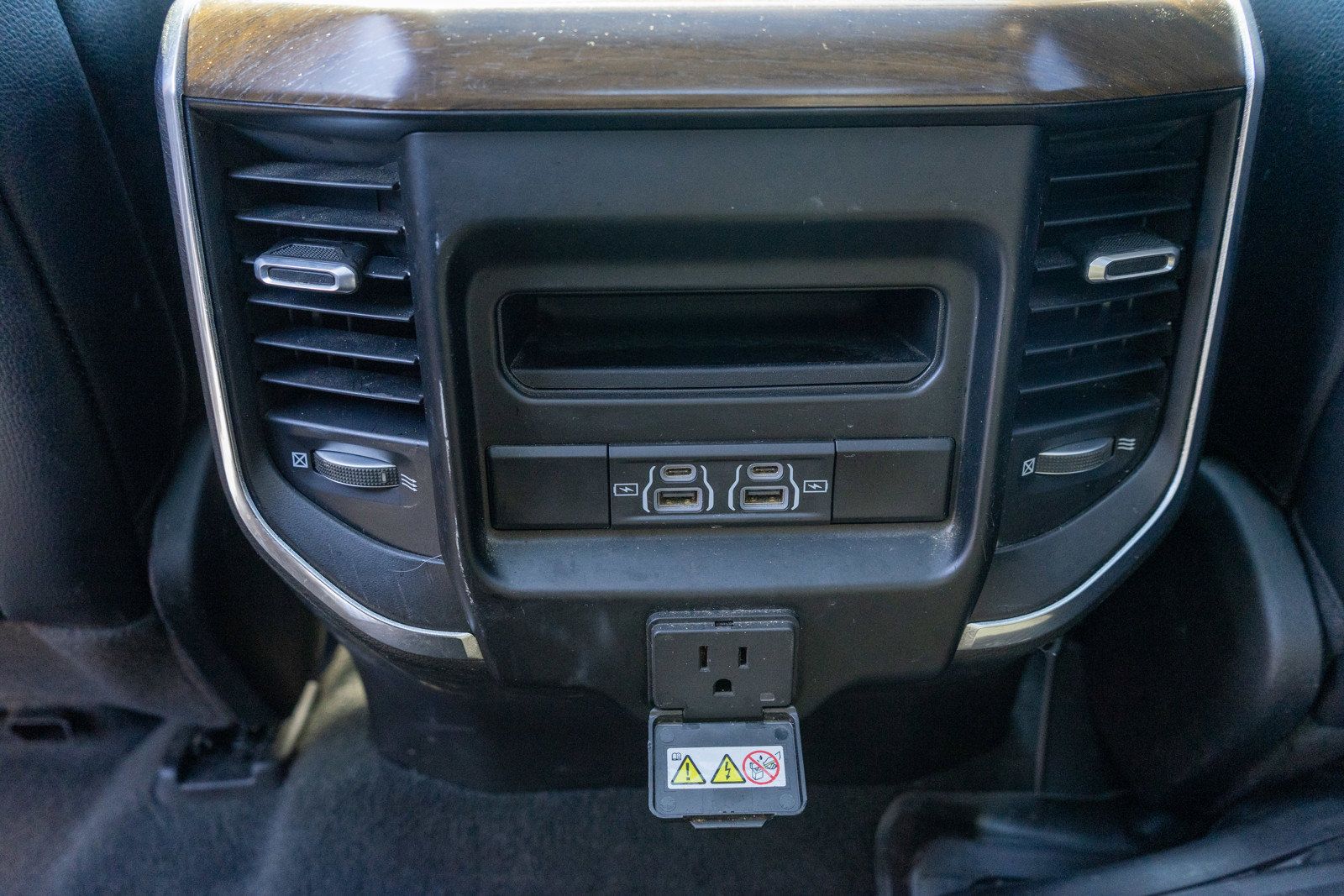 Used 2022 RAM 1500 Laramie AWD/4WD image 29