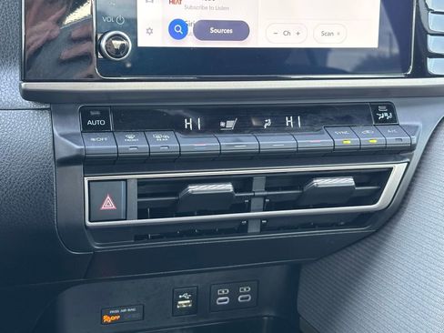 Certified 2025 Toyota Camry SE image 20