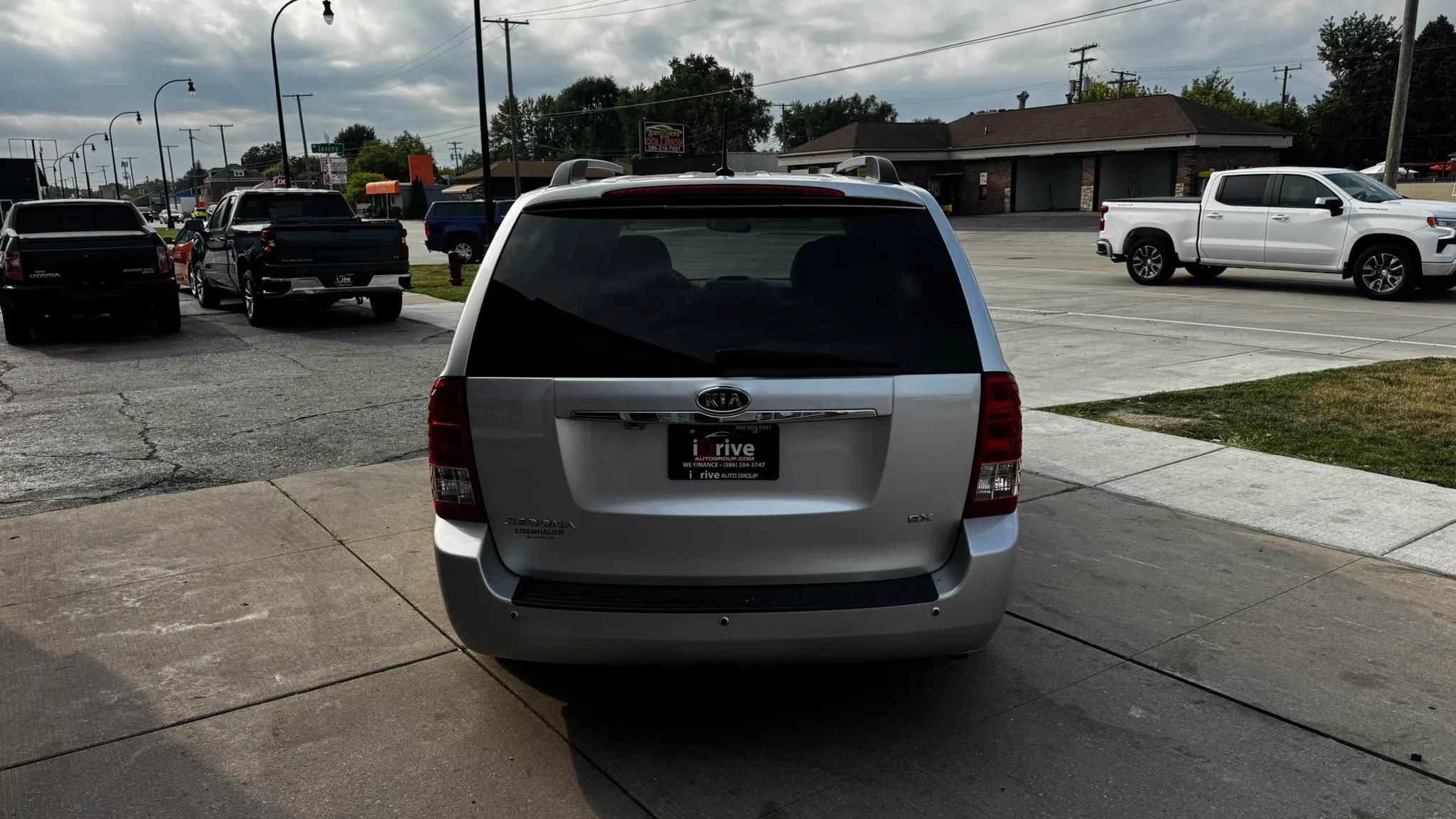 Used 2012 Kia Sedona EX w/ Luxury Pkg FWD image 5