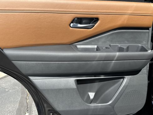 New 2025 Nissan Pathfinder Platinum w/ Cargo Package image 13