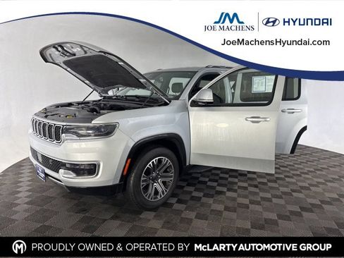 Used 2022 Jeep Wagoneer Series III w/ Convenience Group I image 11