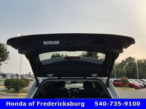 Used 2021 Toyota Highlander XLE AWD/4WD image 12