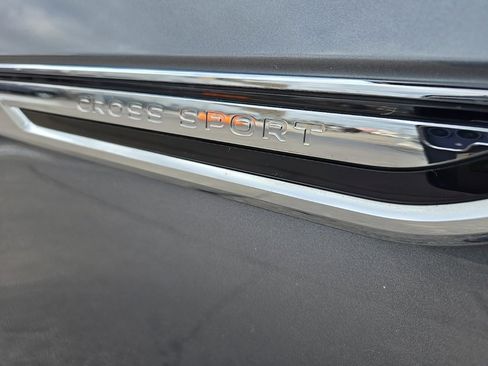 Used 2024 Volkswagen Atlas Cross Sport SEL Premium R-Line image 18