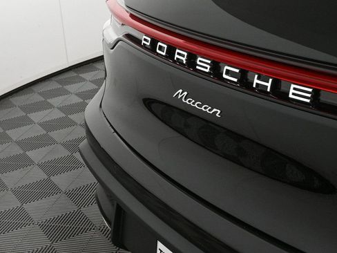 Certified 2026 Porsche Macan image 36