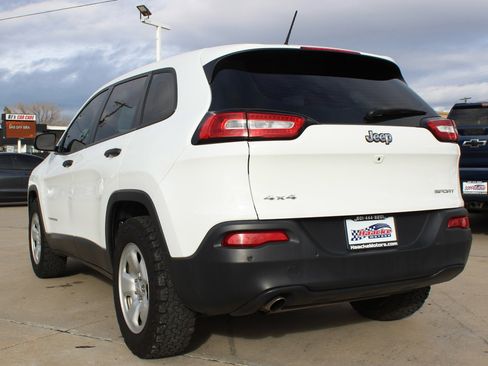 Used 2017 Jeep Cherokee Sport w/ Cold Weather Group image 29