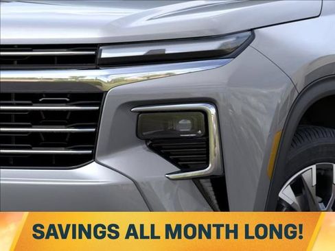 New 2026 Chevrolet Traverse LT w/ Sun and Wheel Package FWD image 10
