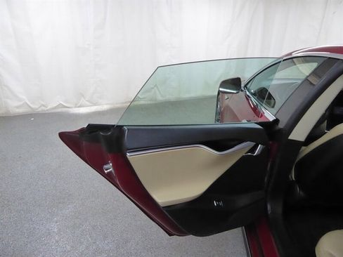 Used 2013 Tesla Model S Performance image 26
