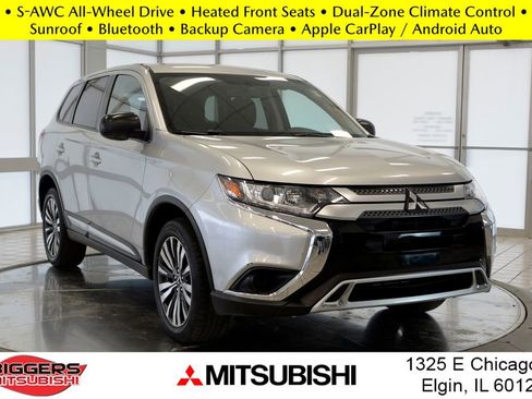 Used 2020 Mitsubishi Outlander SE image 2