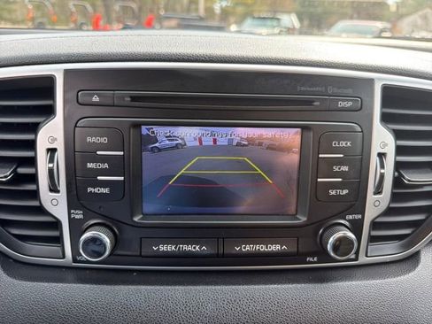 Used 2019 Kia Sportage LX image 20