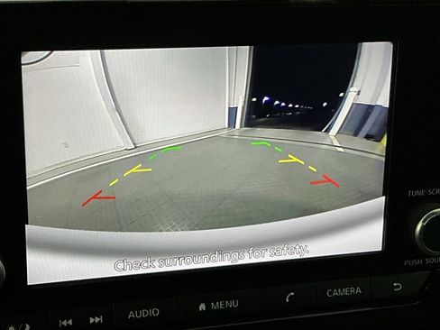 Used 2025 Nissan Pathfinder SV image 4