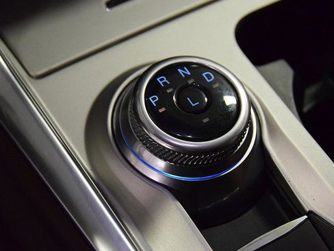 Used 2023 Ford Explorer King Ranch w/ Technology Package image 28