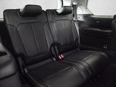 Used 2022 Jeep Grand Cherokee L Limited image 22