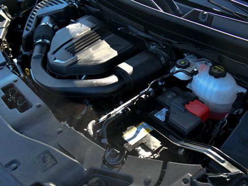 Used 2025 GMC Acadia Elevation image 57