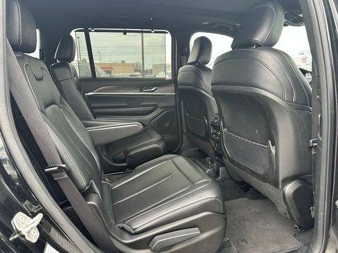 Used 2024 Jeep Grand Cherokee L Limited w/ Luxury Tech Group II image 17