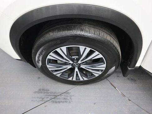 Used 2023 Nissan Rogue SV image 34