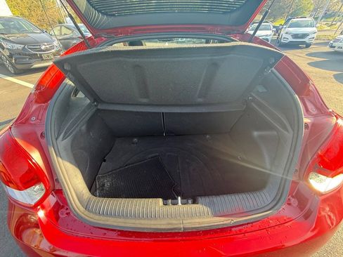 Used 2016 Hyundai Veloster w/ Option Group 02 FWD image 18