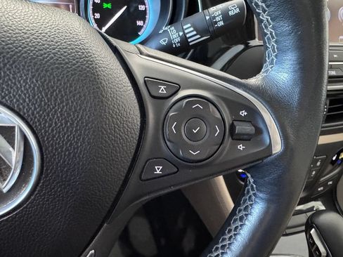 Certified 2018 Buick Envision Essence AWD/4WD image 15