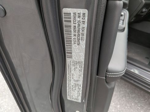 New 2025 Jeep Grand Cherokee Laredo X image 34