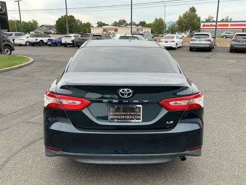 Used 2018 Toyota Camry LE FWD image 9