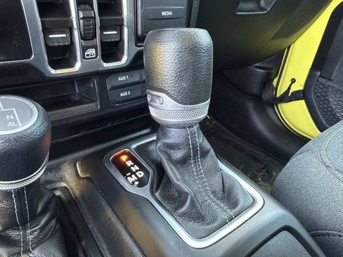 Used 2024 Jeep Wrangler Unlimited Sport AWD/4WD image 30