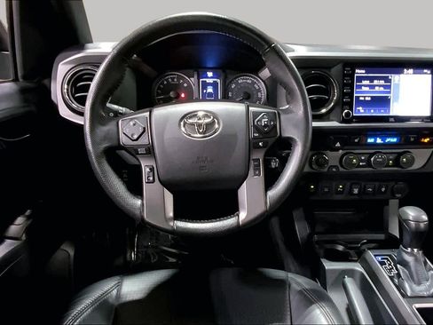 Used 2021 Toyota Tacoma TRD Off-Road w/ TRD Premium Off Road Package AWD/4WD image 6