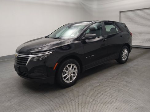 Used 2024 Chevrolet Equinox LS FWD image 2