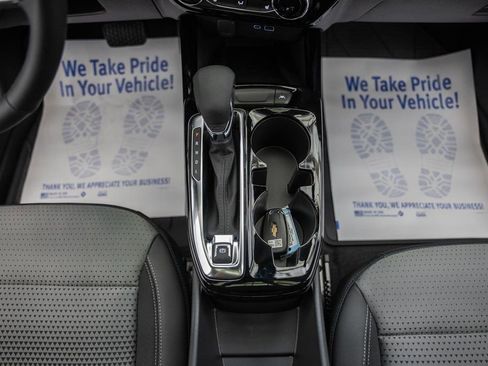 New 2026 Chevrolet Trax LT w/ Sunroof Package FWD image 25