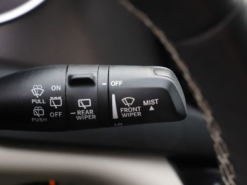 Used 2024 Chrysler Pacifica Touring-L FWD image 36