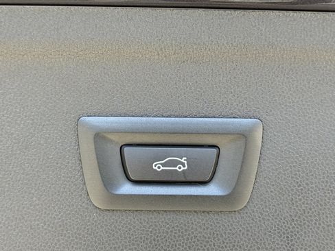 Used 2025 BMW iX xDrive50 image 16