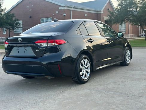 Used 2021 Toyota Corolla LE image 5