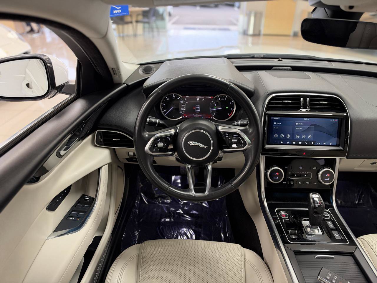 Used 2020 Jaguar XE S RWD image 12