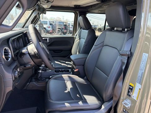 New 2026 Jeep Gladiator Sport AWD/4WD image 29
