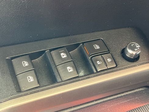 Certified 2018 Toyota Tacoma TRD Sport RWD image 13