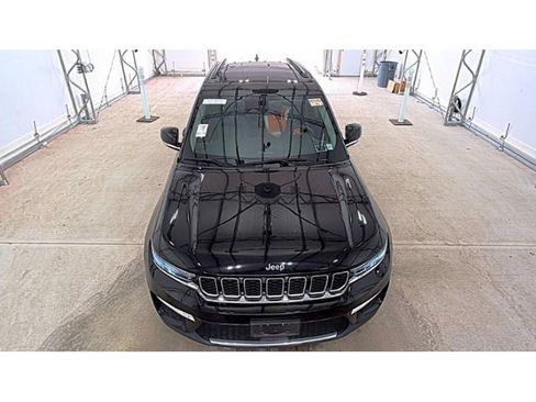 Used 2023 Jeep Grand Cherokee 4WD 4xe image 2