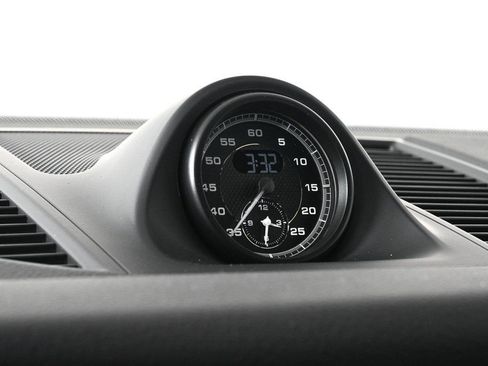 Certified 2026 Porsche Macan image 18