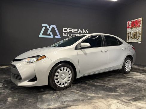 Used 2019 Toyota Corolla LE FWD image 1