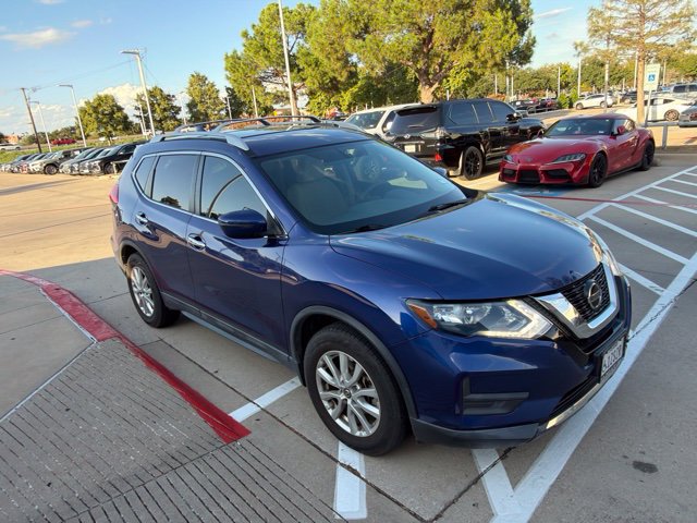 Used 2018 Nissan Rogue SV FWD image 3