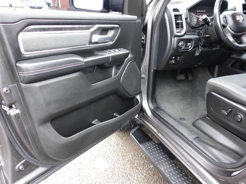Used 2022 RAM 1500 Big Horn AWD/4WD image 16