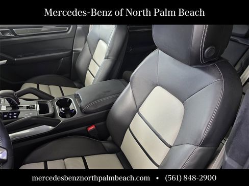 Used 2023 Porsche Cayenne Turbo image 11