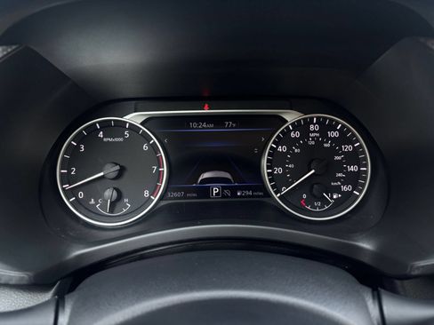 Used 2025 Nissan Sentra SV FWD image 39