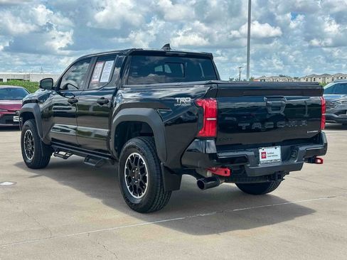 Used 2024 Toyota Tacoma TRD Off-Road w/ TRD Off Road Upgrade Package AWD/4WD image 5