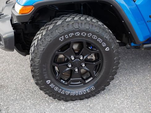 Used 2022 Jeep Gladiator Sport image 11