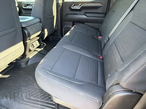 Used 2022 Chevrolet Silverado 1500 LT AWD/4WD image 24