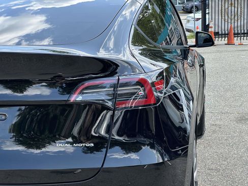 Used 2024 Tesla Model Y Long Range AWD/4WD image 11